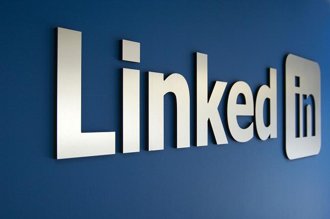 LinkedIn يضيف ميزة حجب المستخدمين