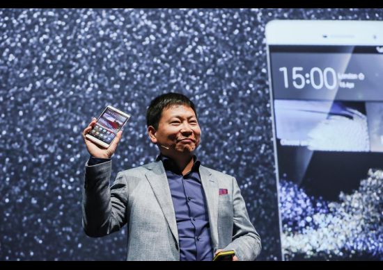 هواوي تكشف عن هاتف Huawei P8 Max بشاشة قياس 6.8 بوصة