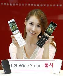 LG تكشف عن هاتف LG Wine القابل للطي