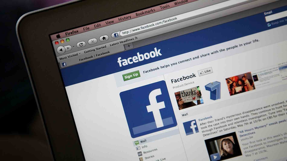 فيسبوك يرفض اتهامات بجمع معلومات المستخدمين