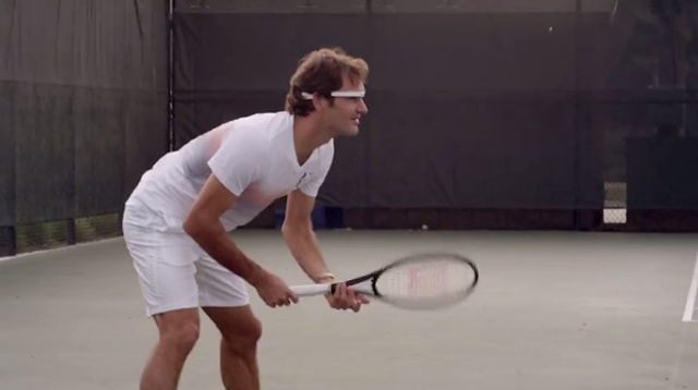 بالفيديو.. فيدرر يلعب مباراة تنس مرتديا نظارة غوغل الذكية