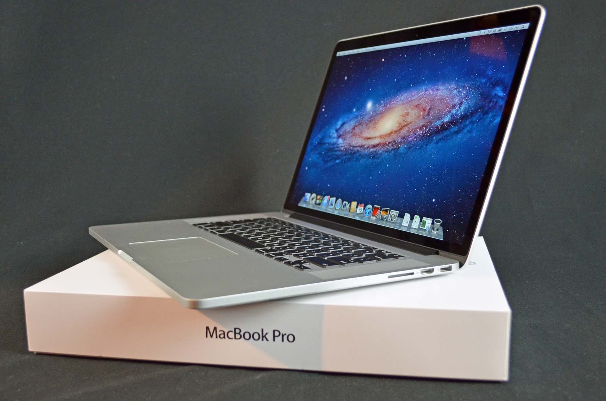 موعد وصول حواسب MacBook Pro إلى المتاجر Mac