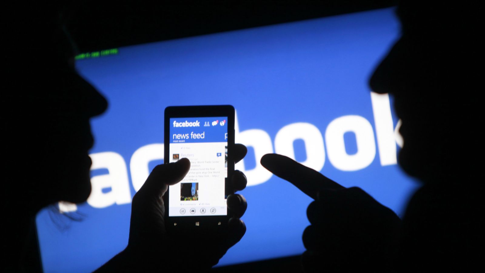 ميزة جديدة على فيسبوك تمكنك من معرفة من زار حسابك
