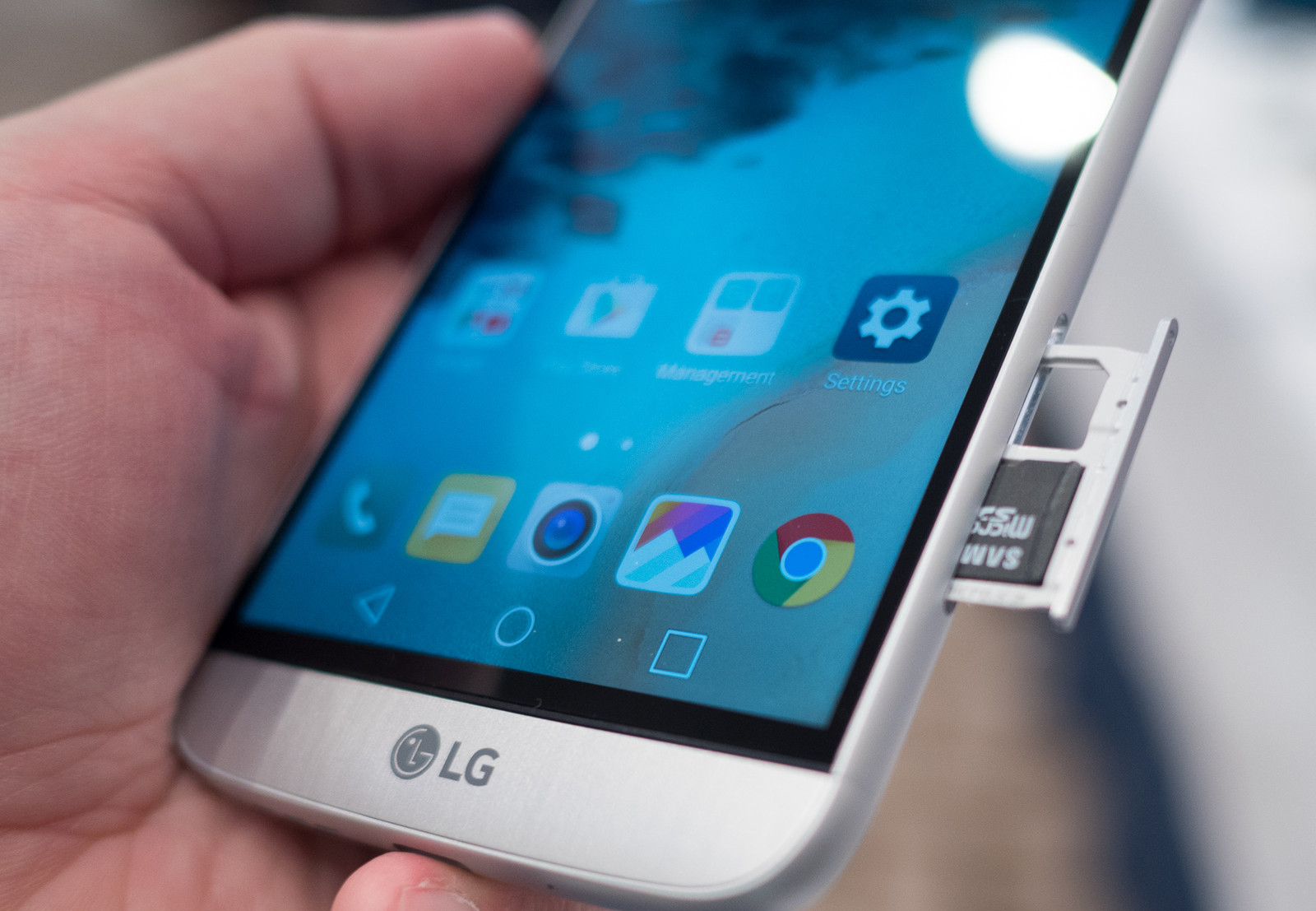 تسريبات تشير إلى هاتف جديد من LG مقاوما للماء