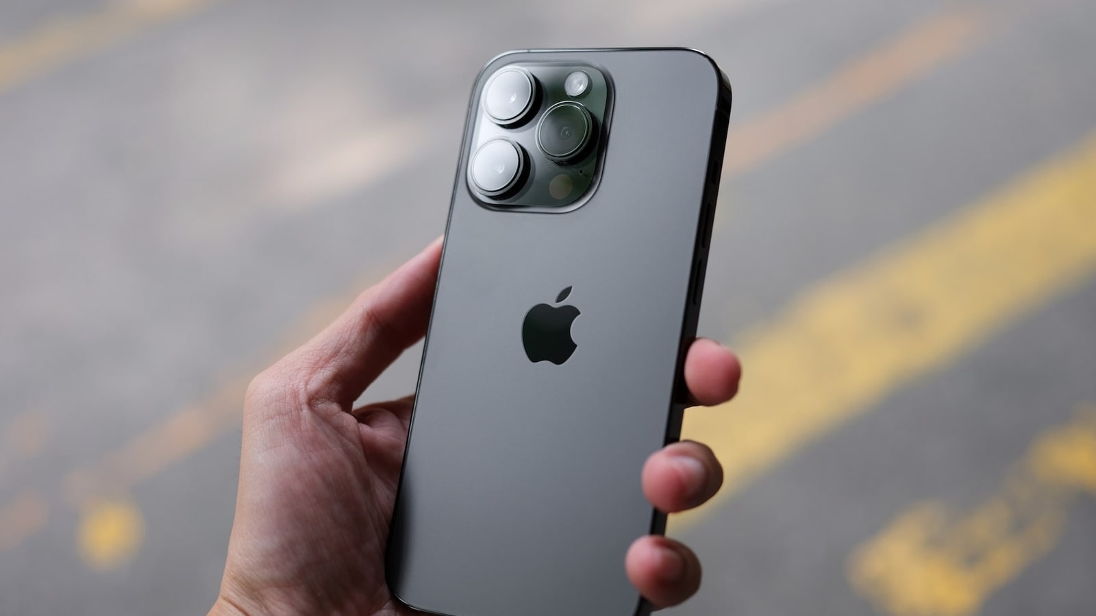 After professional testing, the iPhone 15 Pro Max is not the best phone for photography