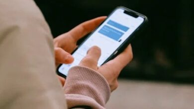 أبل ترسل تحذيرات من برنامج تجسس لمستخدمي آيفون في 100 دولة