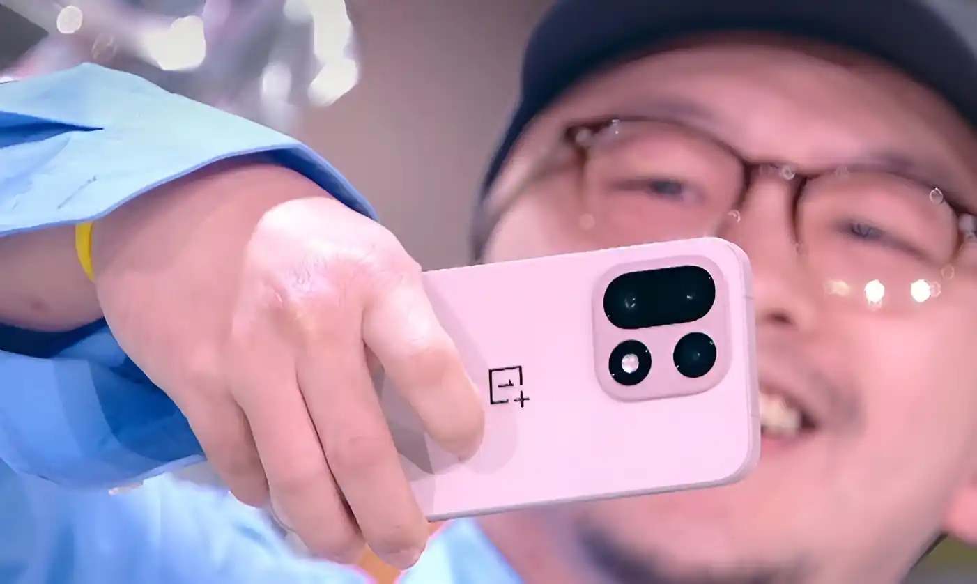 أول صورة حقيقية لهاتف OnePlus 15 منافس آيفون 17 وجالكسي S26