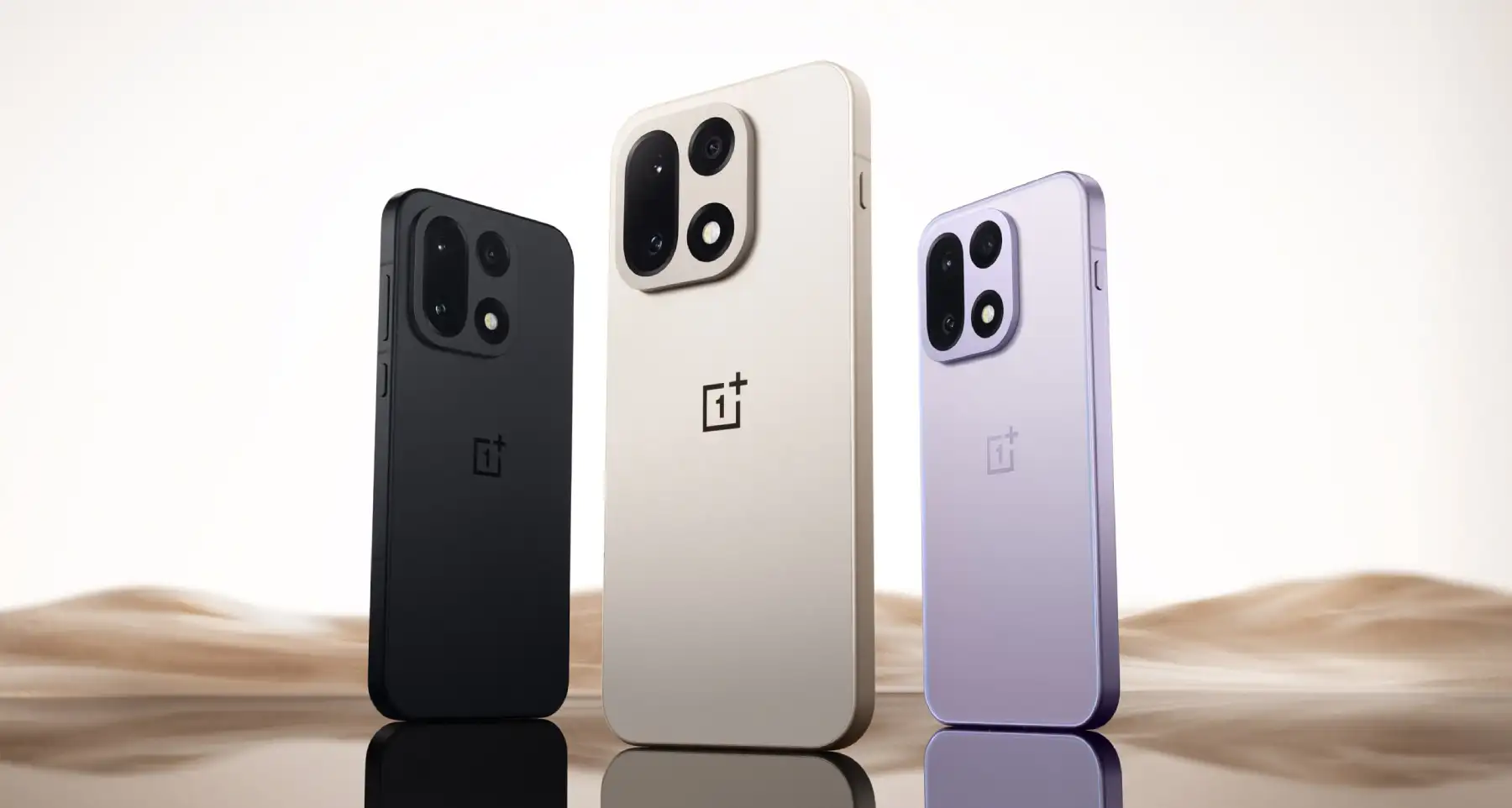 هاتف OnePlus 15 في الوسط وهاتف Ace 6