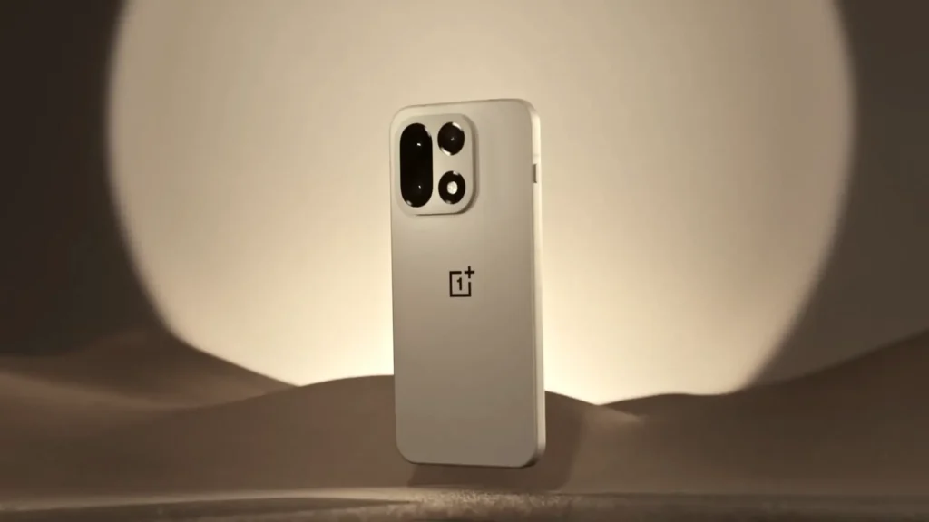 هاتف OnePlus 15 سيكون منافسا مباشر لهاتفي جالكسي إس 25 ألترا وآيفون 17 برو ماكس