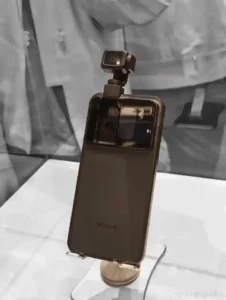 الصور الأولى لهاتف Honor Robot العجيب | المصدر weibo