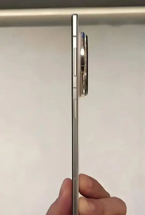 Mate 70 Air | Image Credits: Weibo