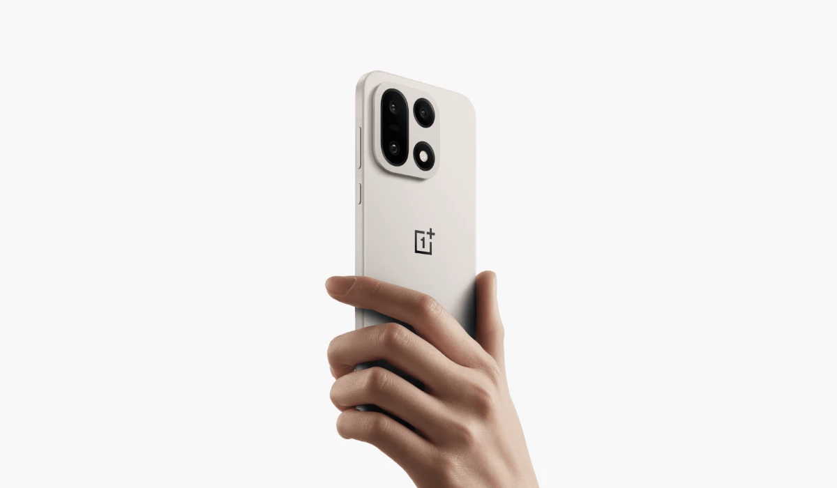 حصل هاتف OnePlus 15 على أول تحديث بعد يوم من إطلاقه