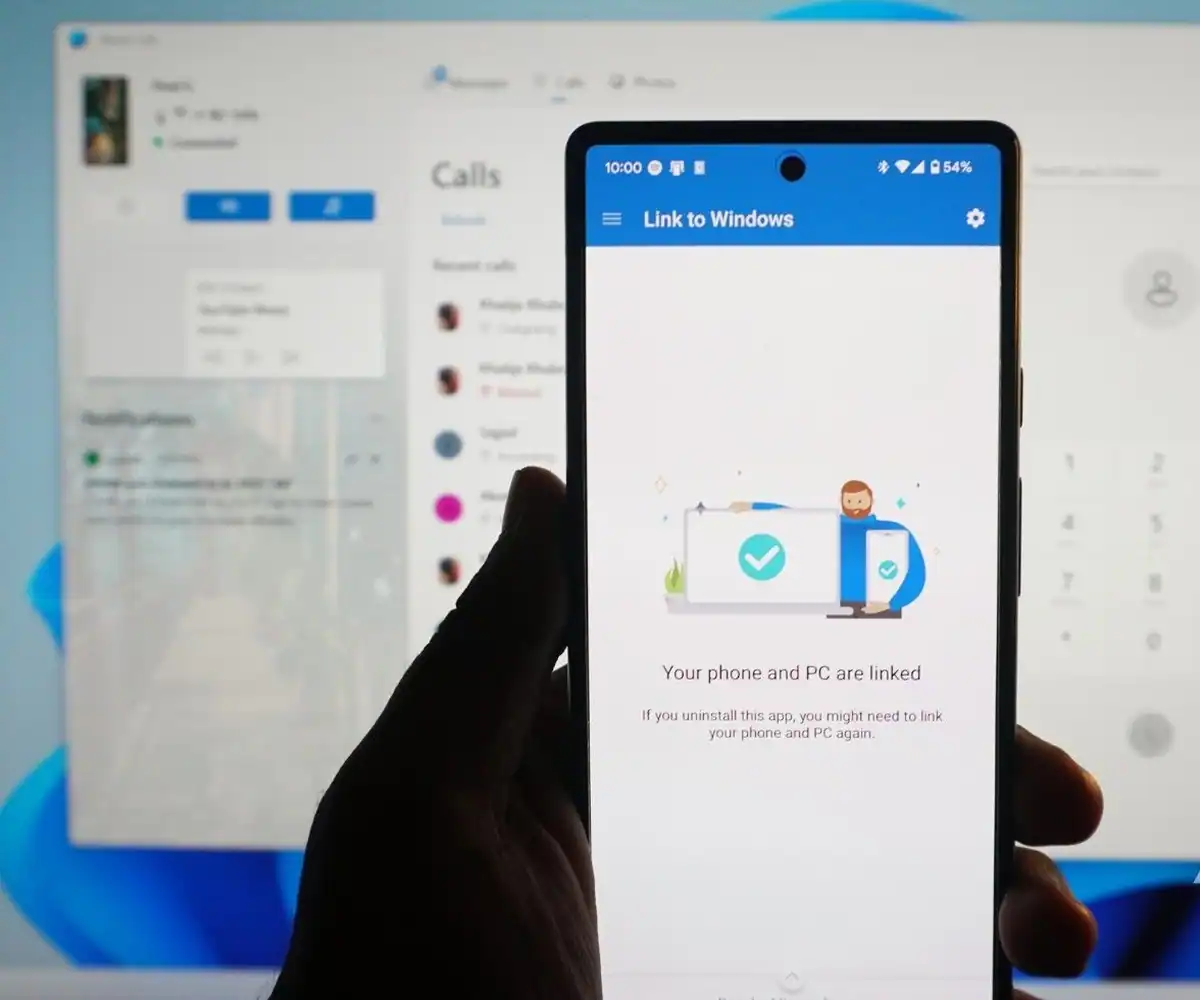مايكروسوفت تتحدى أبل: ميزة ثورية في "ويندوز 11" تدمج هواتف أندرويد بالنظام