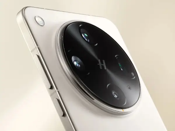 هاتف OPPO Find X9 Ultra يأتي مع ضبط Hasselblad