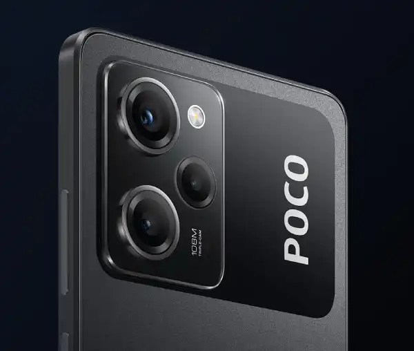 تصميم POCO X5 Pro الذي جاء بعده آيفون 17 برو ماكس بشكل مشابه