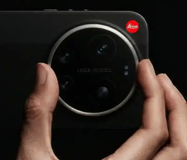 حلقة الكاميرا في هاتف Xiaomi 17 Ultra Leica Edition