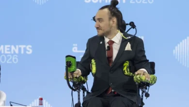 أول شخص في العالم بشريحة في دماغه يتحدث عن تجربته