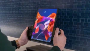 لينوفو تبهر العالم بالكشف عن حاسوب للألعاب بشاشة قابلة للطي