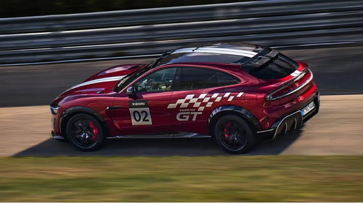 YU7 GT تثبت قدراتها على أشهر حلبة سباق في العالم دون تدخل بشري